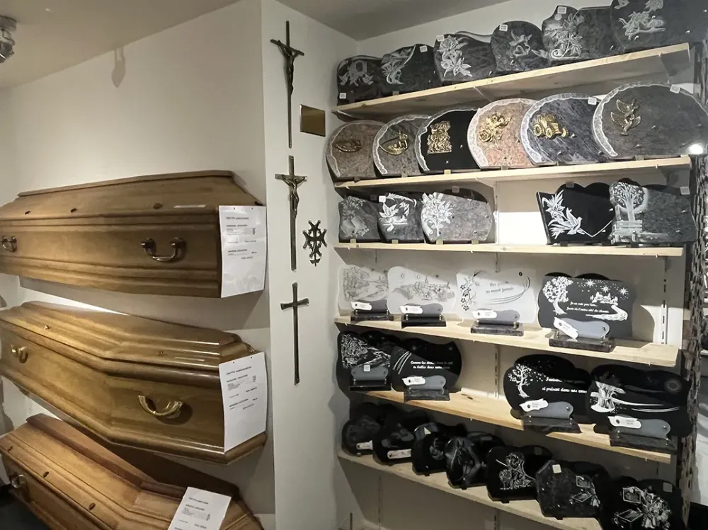 Gravures funéraires à Tence